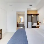 Best Stay - City Views Gym & Pool