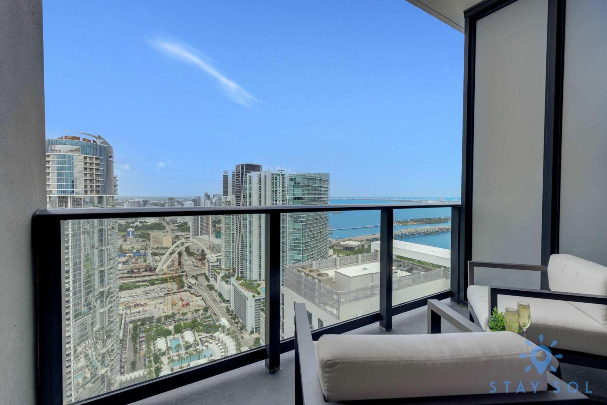 - Views Gym & Pool